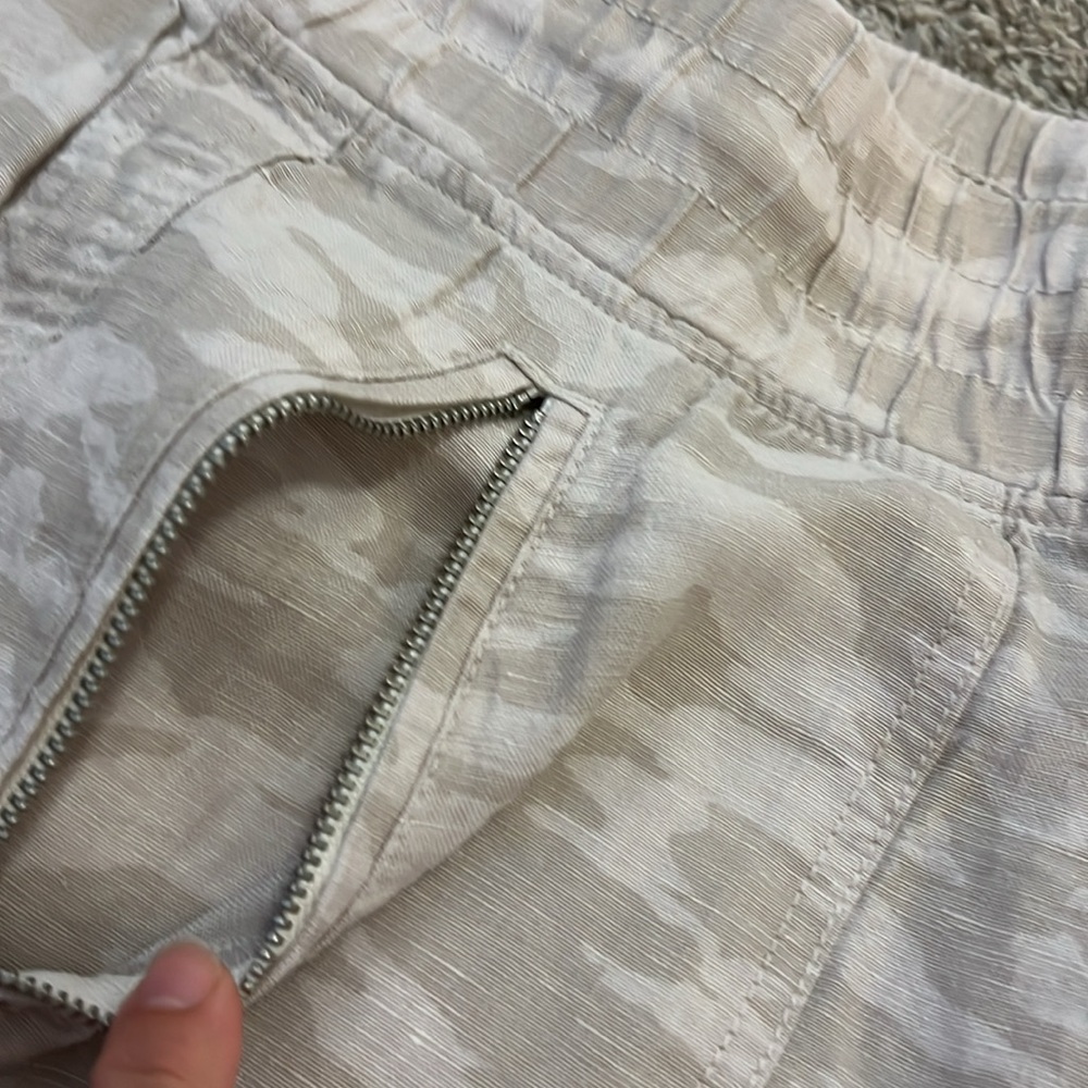 Athleta Light Gray Camo Jogger Pants - Picture 14 of 16